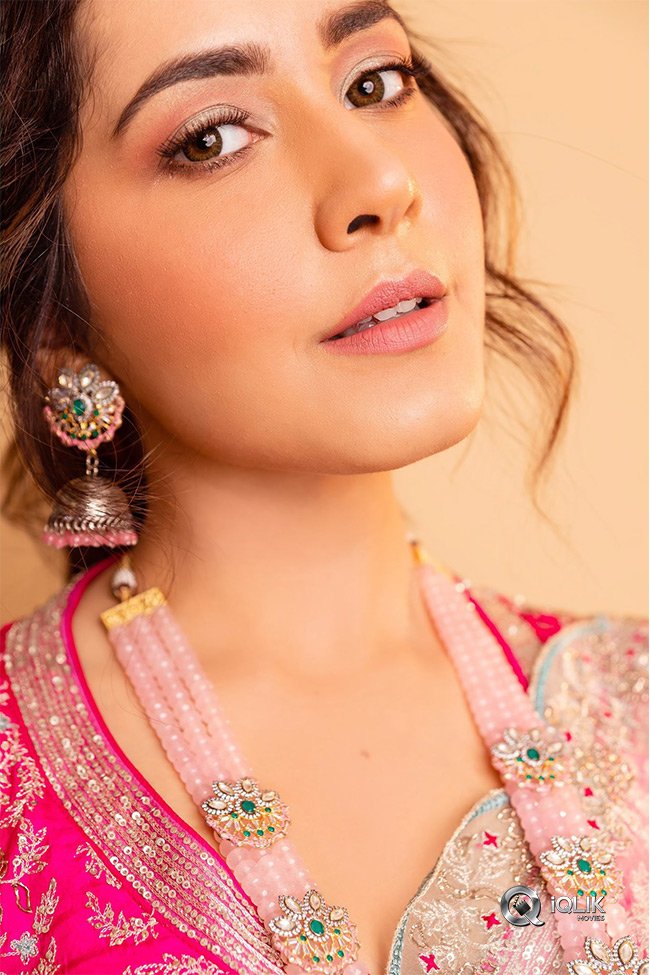 Raashi-Khanna